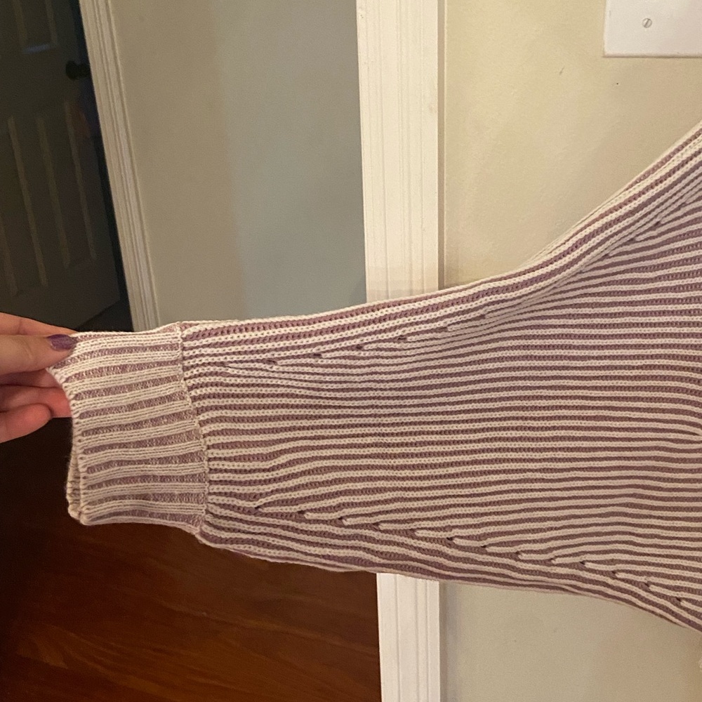 Sweater - Picture 4 of 5